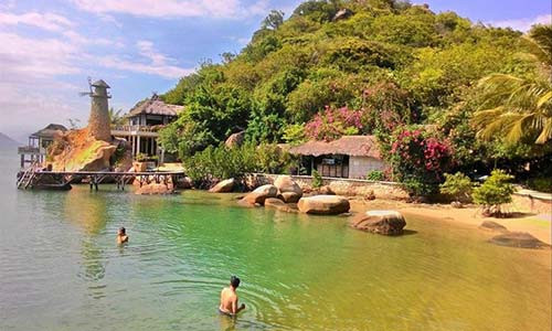 Khu du lich sinh thai Ngoc Suong chuyen doi dat: Khanh Hoa cho phep lam trai luat?