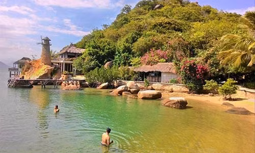 Khu du lich sinh thai Ngoc Suong chuyen doi dat: Khanh Hoa cho phep lam trai luat?