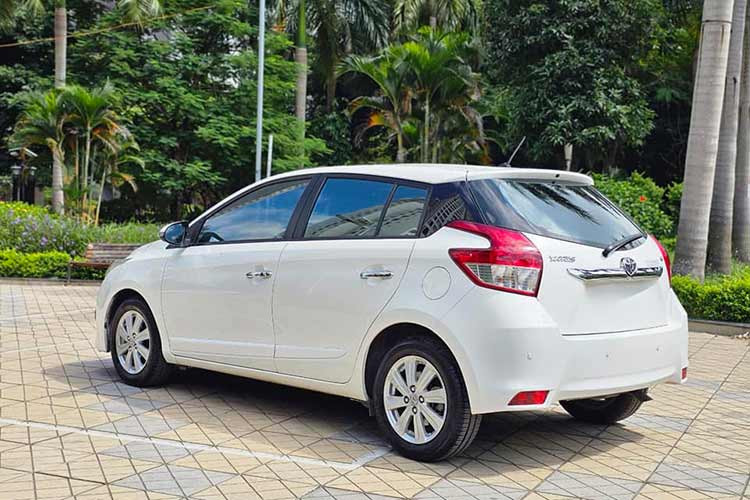 Tương tự các dòng xe Toyota khác, Yaris cũ được đề cao bởi tính bền bỉ bậc nhất phân khúc nếu chủ xe chăm sóc và bảo dưỡng đúng cách. Chi phí bảo dưỡng, thay thế phụ tùng khá thấp. Điều này rất hợp với những người có tâm lý "ăn chắc mặc bền".
