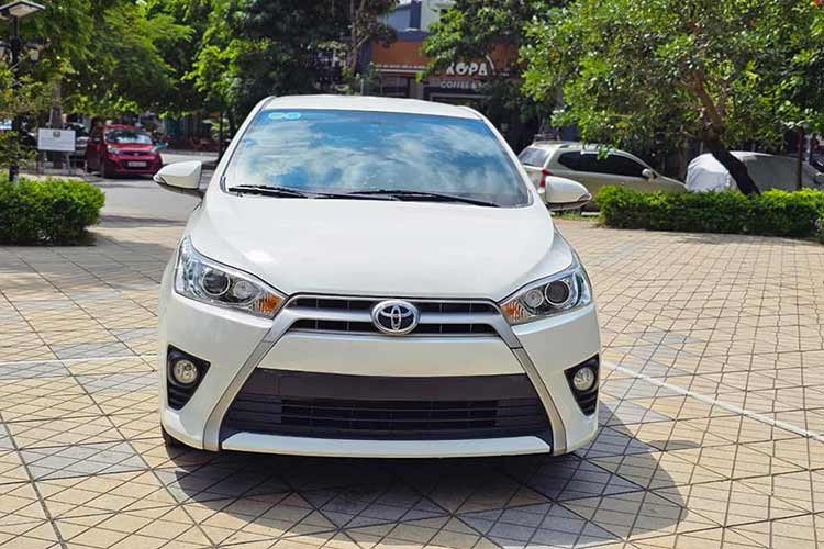 Dẫu vậy, người mua xe Toyota Yaris cũ vẫn cần phải chấp nhận điểm hạn chế là xe đời 2014 đã vận hành khá lâu, tiềm ẩn một số dấu hiệu về "tuổi tác" và tốn nhiên liệu. Để chọn được chiếc xe chất lượng, bạn nên tham khảo ý kiến của những người có kinh nghiệm mua Toyota Yaris cũ hoặc mang xe đến các xưởng sửa chữa để được tư vấn kỹ hơn về chất lượng hoặc được hỗ trợ để có thể đàm phán được mức giá tốt nhất.