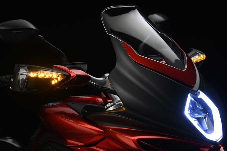Về ngoại hình, cũng giống như các phiên bản Turismo Veloce khác, MV Agusta Turismo Veloce 2019 mới cũng sở hữu kiểu dáng đầy quyến rũ theo ngôn ngữ chung của MV Agusta - vốn xuất phát từ chiếc superbike F4 do nhà thiết kế lừng danh Massimo Tamburini "chấp bút".