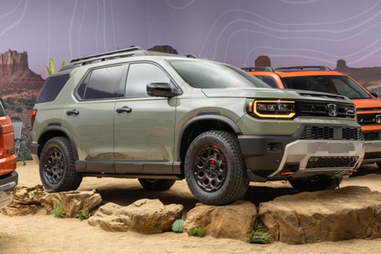 Tổng doanh số của hãng tăng gần 9%, đạt mốc 1,4 triệu xe, bao gồm cả thương hiệu Acura. Trong đó, mẫu Honda CR-V tiếp tục là “ngôi sao sáng” khi đóng góp tới 402.791 xe, lập kỷ lục trở thành mẫu xe đầu tiên vượt mốc 400.000 xe bán ra kể từ năm 2001.