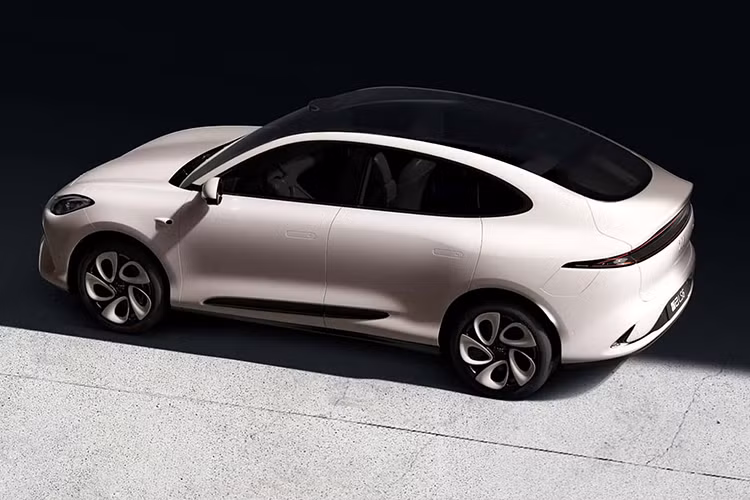 IM không được chú ý bên ngoài Trung Quốc cho đến khi SAIC tiết lộ rằng Audi dự định sử dụng iO Origin làm nền tảng cho dòng sản phẩm IM của họ. Không có gì ngạc nhiên khi IM tập trung vào hiệu suất và hiệu quả sử dụng năng lượng, điều này tương quan với các giá trị của Audi.