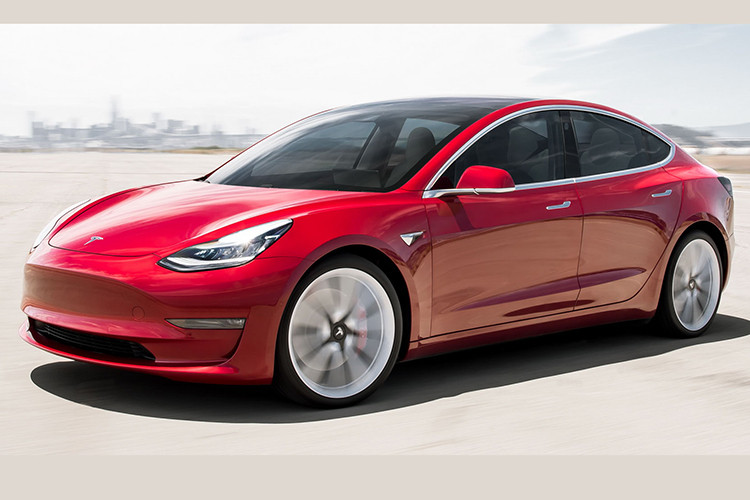 Cụ thể, giá bán Tesla Model 3 tại thị trường Mỹ ở mức từ 35.000 USD (khoảng 813 triệu đồng) hoặc có thể thấp hơn tùy thuộc vào chính sách ưu đãi cho xe điện dành cho một số tiểu bang tại Mỹ.