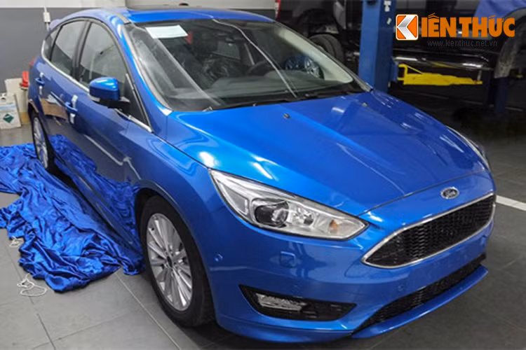 Lo dien loat xe Ford Focus 2016 dau tien ve Viet Nam