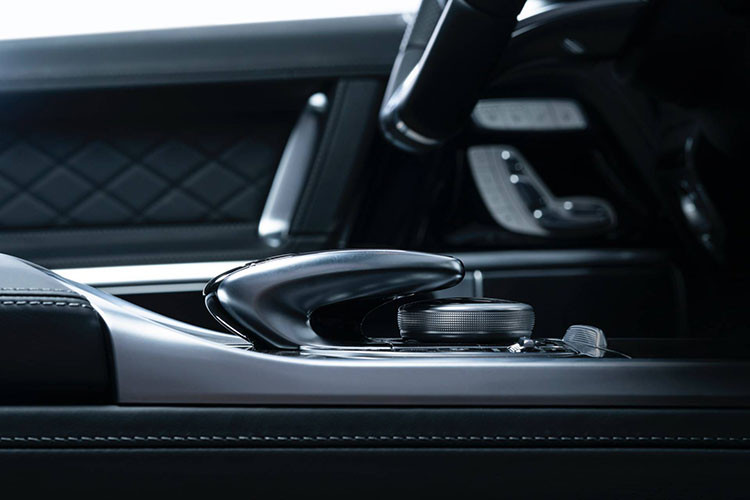 Hiệu năng vận hành của mẫu xe Mercedes-AMG G63 2019 bọc thép này có thể sẽ giảm đi so với xe nguyên bản do trọng lượng của xe bị tăng lên khá nhiều khi được bổ sung lớp giáp thép và kính chống đạn.