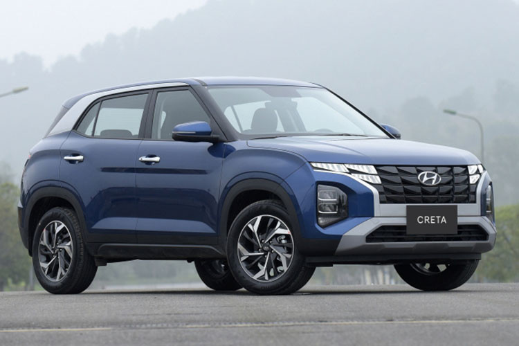 Dù xuất hiện chưa lâu nhưng Hyundai Creta thường xuyên có mặt trong top 10 xe bán chạy nhất tháng. Tháng 12 vừa qua, mẫu Hyundai Creta đạt 1.877 xe bán ra chiếc bán ra, tăng hơn 600 xe so với tháng trước (với 1.237 xe). Cộng dồn doanh số, Creta đã có 12.096 xe bán ra thị trường, chỉ đứng sau Toyota Corolla Cross và Kia Seltos trong phân khúc, điều này chứng minh sức hấp dẫn của Creta. 
