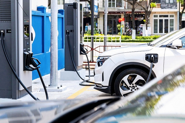 Cac tram dung nghi phai co tram sac cho oto dien tu thang 10/2024-Hinh-3