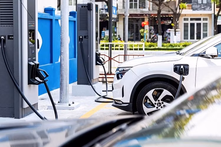 Cac tram dung nghi phai co tram sac cho oto dien tu thang 10/2024-Hinh-3