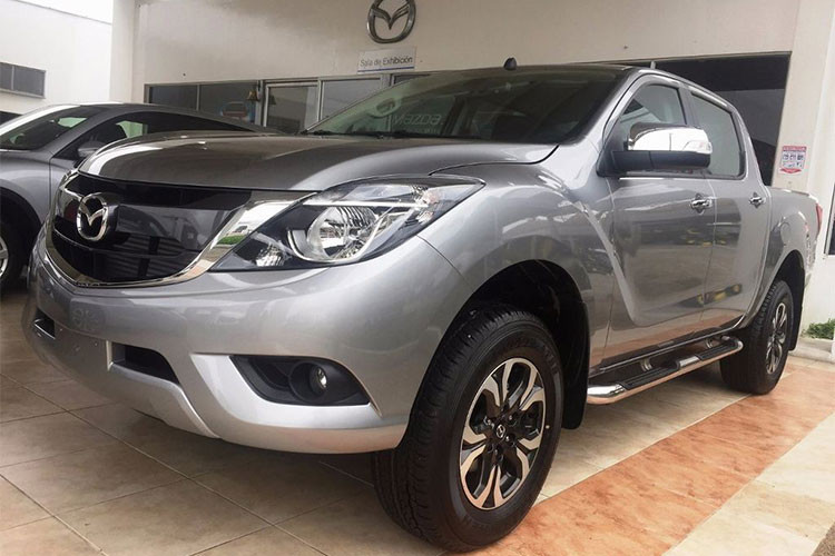 Tại thị trường Việt Nam, mẫu bán tải Mazda BT-50 mới được Thaco phân phối chính thức gồm 4 phiên bản; BT-50 2.2 MT 4×4 có giá 655 triệu đồng, BT-50 2.2 AT 4×2 giá 679 triệu đồng, BT-50 2.2 ATH 4×2 giá 729 triệu đồng và BT-50 3.2 ATH 4×4 sở hữu mức giá 829 triệu đồng.