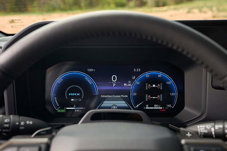 Ngoài ra, bản Land Cruiser tại còn có thêm những hệ thống hỗ trợ kéo hoặc chạy off-road như tính năng chọn chế độ lái Multi-Terrain Select cho phù hợp với các loại địa hình khác nhau và camera dưới gầm Multi-Terrain Monitor.