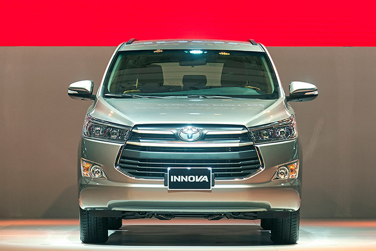 Trái ngược với sự bùng nổ của Xpander, một mẫu MPV khác là Toyota Innova lại đang giảm sức hút khi chỉ đạt doanh số 681 xe, bằng 1 nửa so với Xpander và giảm gần 500 xe so với tháng trước đó. Hiện Toyota Việt Nam và các đại lý đã triển khai các chiến dịch giảm giá khá sâu cho mẫu xe này với mức ưu đãi từ 40- 75 triệu đồng.