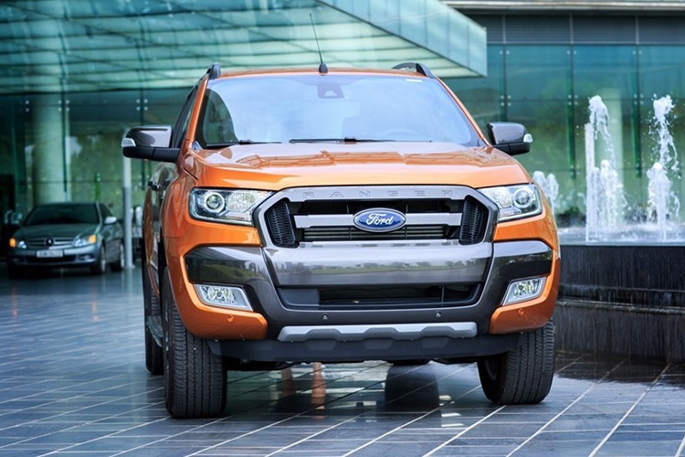 Một sự chú ý khác chính là ông vua bán tải Ford Ranger, với doanh số đạt 1.277 xe, Ford Ranger đã vươn lên vị trí thứ 3 trên bảng xếp hạng, tăng 1 bậc so với tháng trước đó. Tưởng chừng Ford Ranger sẽ gặp khó khi áp mức phí trước bạ mới cao hơn đối với xe bán tải từ tháng 4/2019, tuy nhiên sức hút của mẫu xe này vẫn không hề giảm.