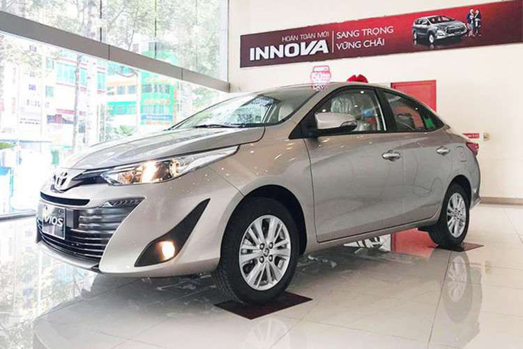 "Ông vua doanh số" Toyota Vios vẫn vững vàng ở vị trí số 1 với doanh số đạt 1.934 xe, tăng 13,1% so với cùng kỳ năm ngoái. Cộng dồn 8 tháng đầu năm 2019, Vios tiếp tục là mẫu xe dẫn đầu thị trường với doanh số 16.787 xe, một doanh số khá cách biệt với các đối thủ ở vị trí tiếp theo.