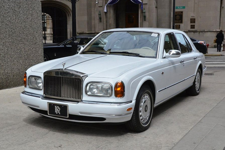 Với độ “hiếm có khó tìm” của mình, Rolls-Royce Silver Seraph hơn 20 năm tuổi này thực sự là một món đồ chơi rất đáng để các đại gia Việt bổ sung vào bộ sưu tập xe siêu sang "hàng hiếm" của mình.