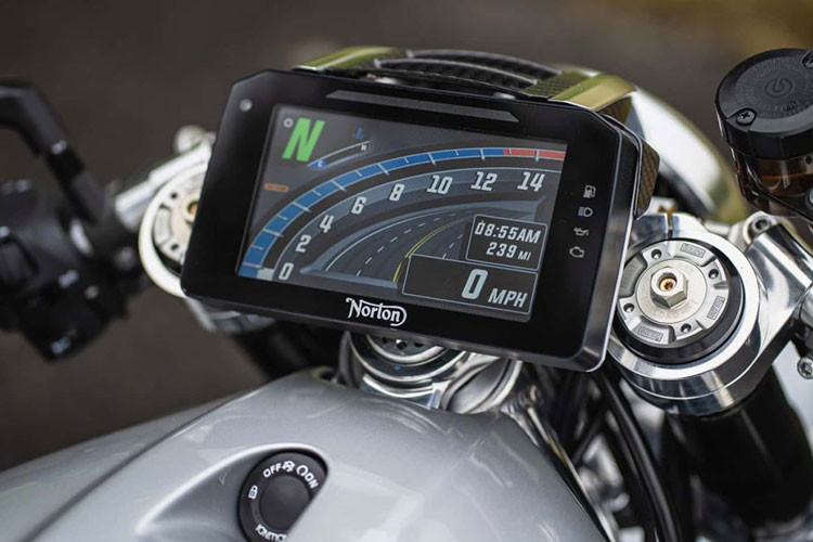 Khung xe đi kèm với cấu trúc hình ống nhôm hàn thủ công. Hệ thống treo trước Ohlins NIX30 hành trình ngược 43 mm và hệ thống treo sau Ohlins TTXGP có thể điều chỉnh hoàn toàn, gắp đơn Pro-arm giúp giảm lực cản theo phương thẳng đứng một cách hiệu quả.