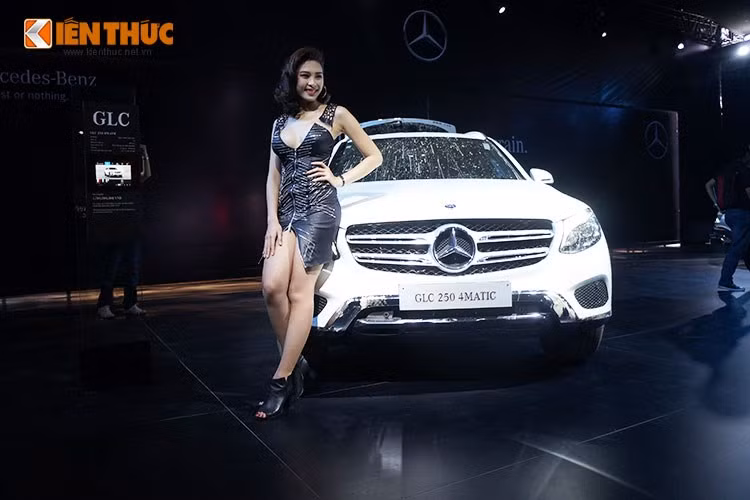 Như thường lệ với các dòng xe Mercedes-Benz khác, GLC nhận được điểm an toàn 5 sao của tổ chức đánh giá an toàn EURONCAP, tuy nhiên lần này mẫu SUV của Mercedes-Benz còn được tôn vinh với danh hiệu xe an toàn nhất trong phân khúc, nhờ cấu trúc thân xe siêu nhẹ nhưng cứng và kèm theo một loạt các trang bị an toàn hiện đại.