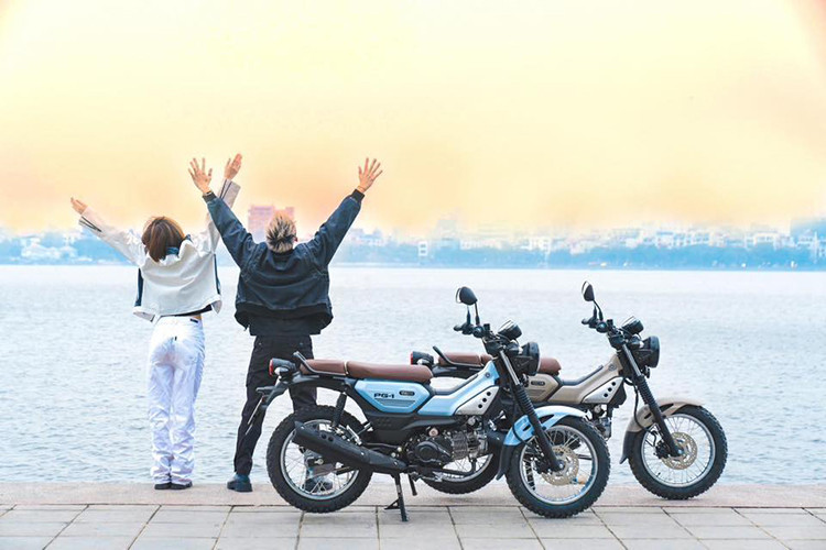 Giá xe Yamaha PG-1 2025 được niêm yết chính hãng trên website là 30.928.000 triệu đồng, tăng nhẹ khoảng 500.000 đồng so với phiên bản 2024 (30.437.000 đồng) đang bán ra thị trường.