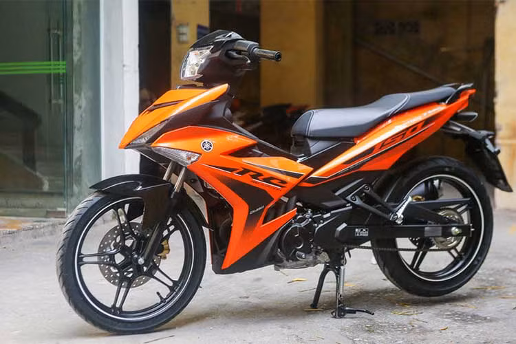 2017 là năm đánh dấu thời đại huy hoàng của ông vua đường phố Exciter khi Yamaha tổ chức hàng loạt các hoạt động hoành tráng để kỷ niệm 1 triệu xe Exciter được bán ra. Theo đó, hàng loạt các mẫu xe côn tay Exciter với tem xe và màu sắc thể thao, cá tính mới được ra mắt.