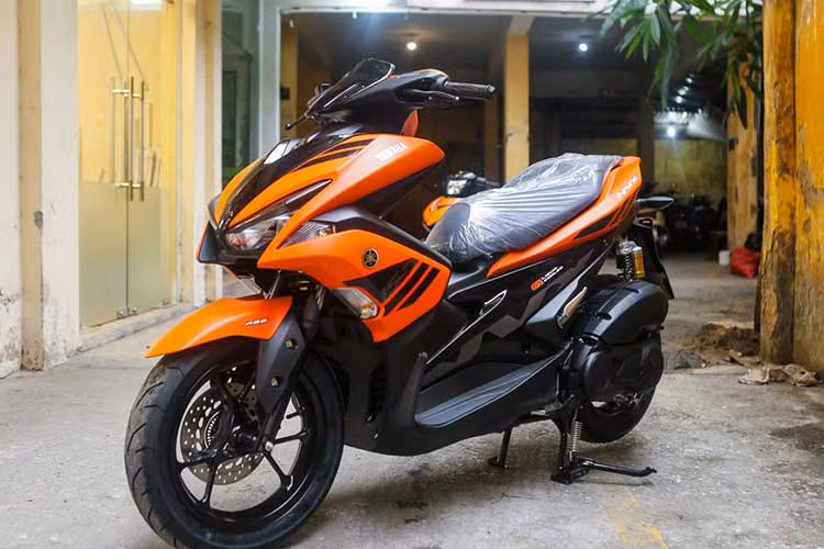 Xe ga Yamaha NVX với 2 phiên bản 125 và 155 phân khối, được trang bị động cơ 4 thì, SOHC làm mát bằng dung dịch, xy-lanh đơn, hệ thống phun xăng điện tử YMJET-FI đi kèm, bình xăng dung tích 4,6 lít. Ngoài ra phiên bản NVX 155 còn được trang bị hệ thống phanh ABS.