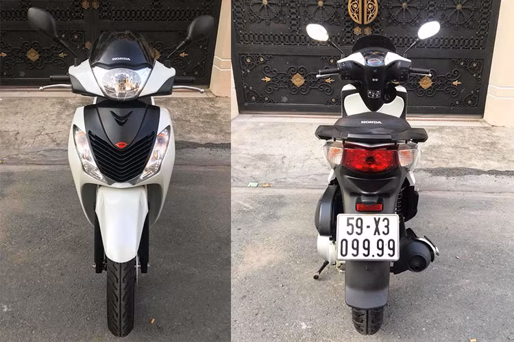 Theo dân chơi xe ga Honda SH "biển khủng" cho biết, ngoài sự sang trọng và thiết kế khá "sang chảnh", những mẫu xe tay ga SH trên thị trường mang trên mình những biến số "tứ quý hay ngũ quý" siêu khủng sẽ đẩy mức giá lên tới hàng trăm triệu đồng. Thậm chí có những chiếc xe biển ngũ quý được chủ nhân cất kỹ và được cho là vô giá.