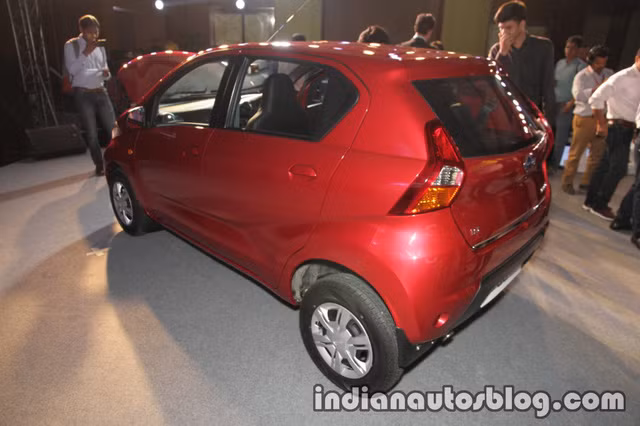 Dựa trên nền tảng chassis Common Module Family (CMF-A) của Renault-Nissan, Redi-Go chia sẻ chung chassis với một chiếc xe cỡ nhỏ khác là Renault Kwid nhưng có chiều dài ngắn hơn. Thêm vào đó là chiều cao gầm 185 mm, bán kính quay 4,7 m và thể tích khoang hành lý 222 lít.