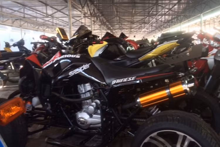 Hang loat moto PKL nghi nhap lau 