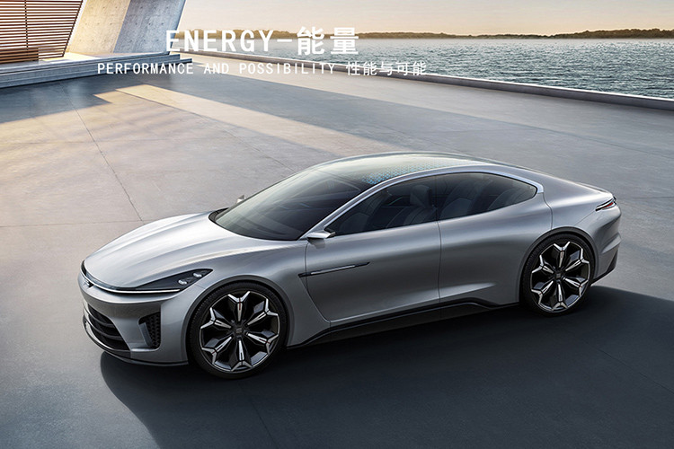 “Chúng tôi vẫn đang tính toán giá cả. Chúng tôi có thể khiến nó rẻ hơn và bán nhiều hơn, nhưng rồi nhãn hiệu của bạn mất giá trị. Đối với chúng tôi, chúng tôi muốn bắt đầu từ sản phẩm hàng top – hạng sang – và rồi đi xuống thấp hơn, giống như Tesla,” đại diện Enovate nói.