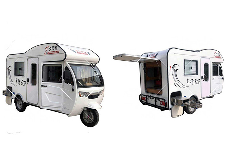 Chiếc RV 3 bánh dài hơn 2,7 mét này có chỗ ngồi cho 3 hành khách, nhưng với bố cục 1 ghế đơn lẻ phía trước, có lẽ Xinge đang tính cả sự kết hợp của ghế sofa và giường làm chỗ ngồi cho 2 hành khách. Điều tuyệt nhất về mẫu xe 3 bánh bé nhỏ chắc hẳn là việc nó rẻ tới nhường nào. Giá xe điện Xinge sẽ chào bán từ 4.900 USD (trên 115 triệu đồng) và có khuyến mãi giảm giá nếu mua một đội 3 chiếc hoặc nhiều hơn.