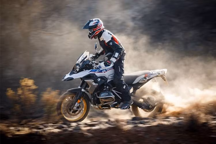 Hiện tại, giá xe BMW R1250GS hoàn toàn mới này vẫn chưa được BMW Motorrad chính thức công bố, thông tin này sẽ được chính thức tiết lộ trong thời gian tới, khi thế hệ ADV mới của BMW chính thức ra mắt.