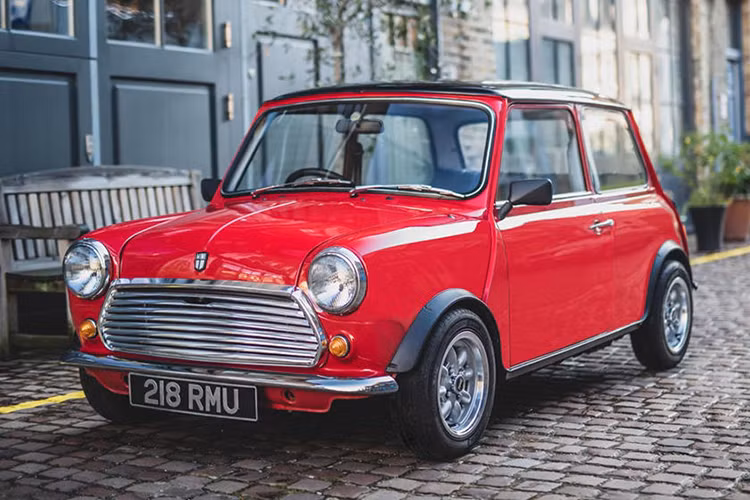 Năm nay đánh dấu kỷ niệm 60 năm của mẫu Mini được đông đảo người yêu mến. Nó cũng đánh dấu sự khởi đầu của một thời đại mới đối với mẫu hatchback khiêm tốn, bởi chiếc xe ôtô Mini chạy điện đầu tiên được khẳng định ra mắt ngay trong năm nay.