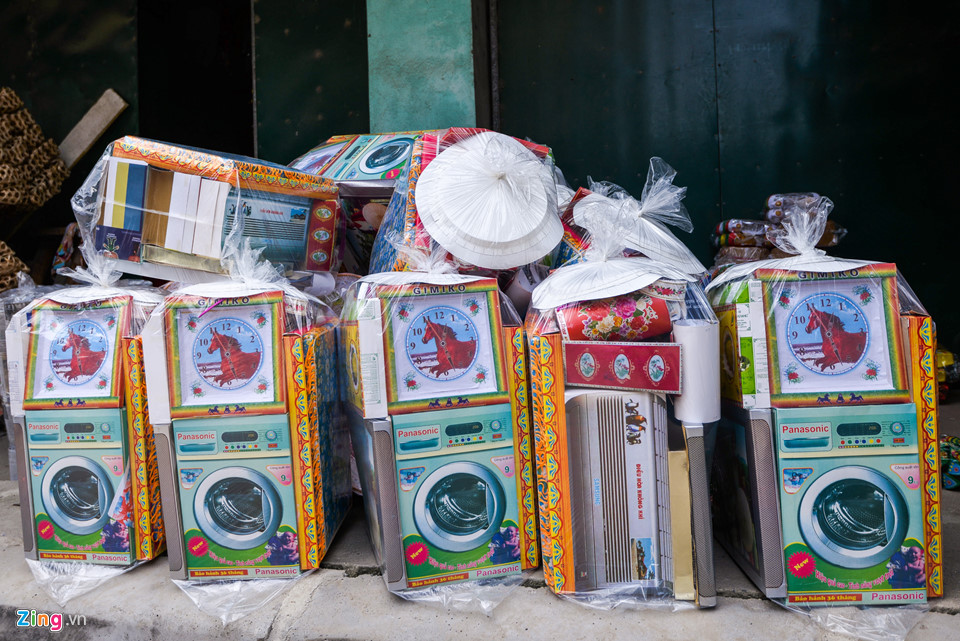 Bên cạnh đó, máy giặt, tủ lạnh...vẫn là những mặt hàng chủ lực.