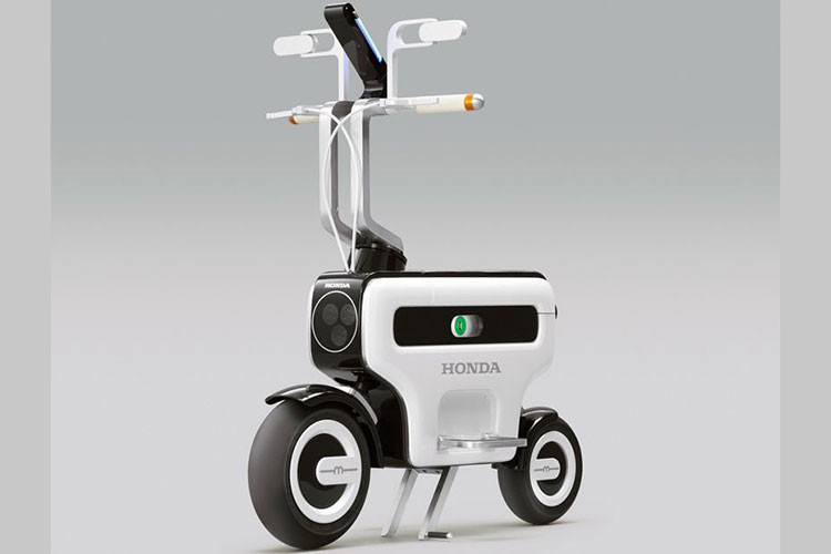 Theo những thông tin được tạp chí Young-Machine chia sẻ, nhà sản xuất Honda đang tập trung vào phát triển mảng xe điện một cách mạnh mẽ và Honda MotoCompo chạy điện là một trong số những dự án cảu hãng.