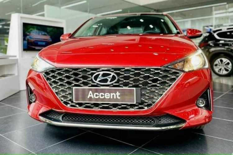 Đứng liền sau City là Hyundai Accent với doanh số tháng 3/2024 đạt 967 xe, tăng 164,9% theo tháng. Dù có mức tăng trưởng dương cao thứ 2 toàn đội nhưng Accent chỉ bảo toàn được vị trí á quân, chưa thể tìm lại ánh hào quang dẫn đầu thường thấy.