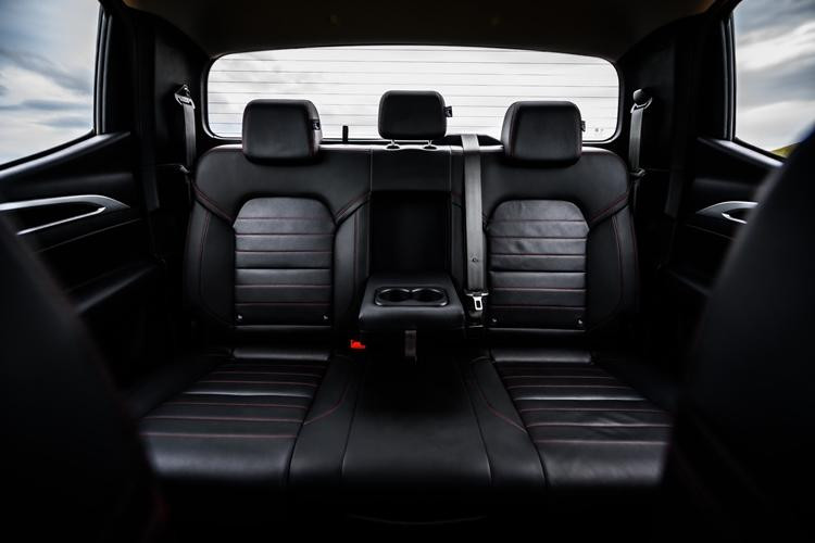 Gia nhập thị trường bán tải Thái Lan, MG Extender sẽ cạnh tranh cùng hàng loạt cái tên gạo cội như Toyota Hilux, Ford Ranger, Isuzu D-Max, Chevrolet Colorado, Nissan Navara, Mitsubishi Triton… Tương tự các đối thủ, SAIC Motor cũng tham vọng sản xuất MG Extender tại Thái Lan để xuất khẩu, phân phối tại các thị trường khác trên thế giới.