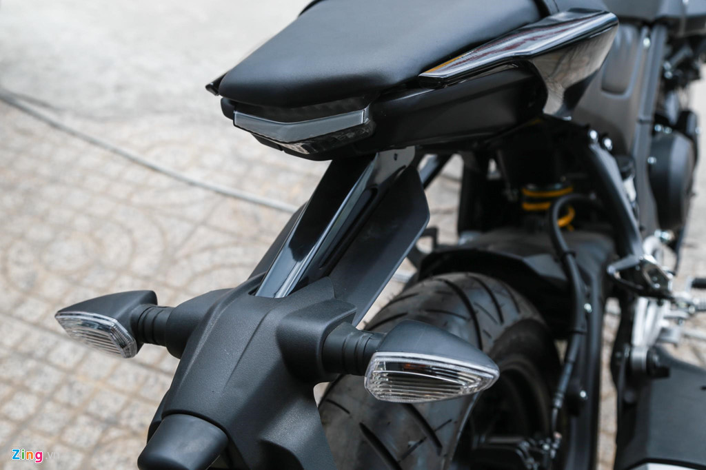 Tại thị trường Thái Lan, giá xe Yamaha MT-15 2019 từ 2.990 USD. Chiếc xe được nhập khẩu về Việt Nam có giá 79 triệu đồng đã bao gồm VAT. Trong khi đó, TFX 150 đang được Yamaha Việt Nam phân phối với giá gần 83 triệu đồng.