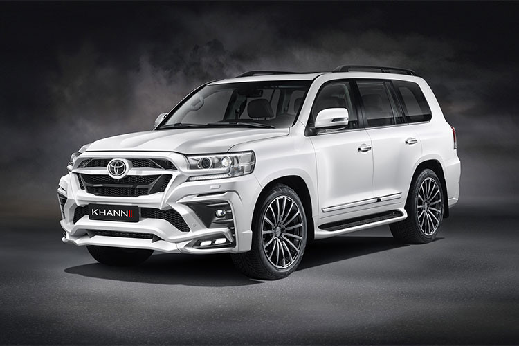 Nếu bạn cảm thấy mẫu SUV Toyota Land Cruiser 2018 nguyên bản của mình chưa đủ hầm hố, hãy tìm đến hãng độ xe KHANN Design. Mới đây, hãng độ này đã tung ra một gói độ mang phong cách "siêu hầm hố" dành cho Toyota Land Cruiser phiên bản nâng cấp mang tên HRS Sport.
