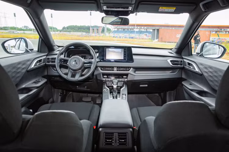 Mitsubishi Xforce 2024 tu 599 trieu dong co gi “dau” KIA Seltos?-Hinh-5