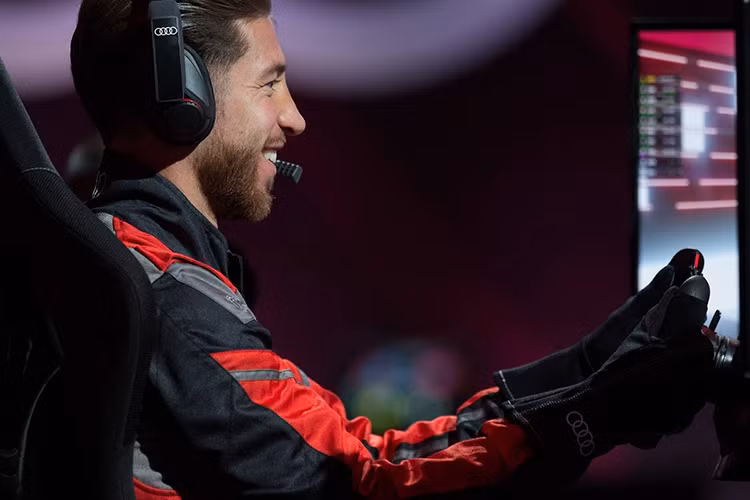 Trước khi rời đi, các cầu thủ này còn tiếp tục "đối đầu" với nhau trong một cuộc đua xe trên phần mềm mô phỏng của chiếc xe đua Audi công thức E. Kết quả chung cuộc, Dani Carvajal về nhất, Ramos và Marco Asensia lần lượt cán đích ở vị trí thứ 2 và thứ 3.