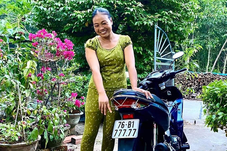 Nhiều người khi biết chủ nhân chiếc Honda Future biển ngũ quý 7 muốn bán lại với giá tận 500 triệu đồng thì tỏ ra khá không đồng lòng, vì một biển số dù có đẹp nhưng cũng phải căn cứ vào giá trị chiếc xe và độ chịu chi của người mua nữa.