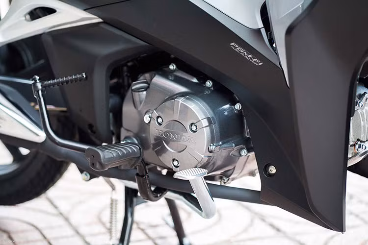 Phiên bản mới tiếp tục sở hữu động cơ 125cc danh tiếng của Honda được duy trì chất lượng cao với hệ thống phun xăng điện tử (PGM-FI), 4 kỳ, 1 xy-lanh, làm mát bằng không khí, đem lại công suất tối đa 6,83 kW tại 7.500 vòng/phút và mô-men xoắn cực đại 10,2 Nm tại 5.500 vòng/phút.