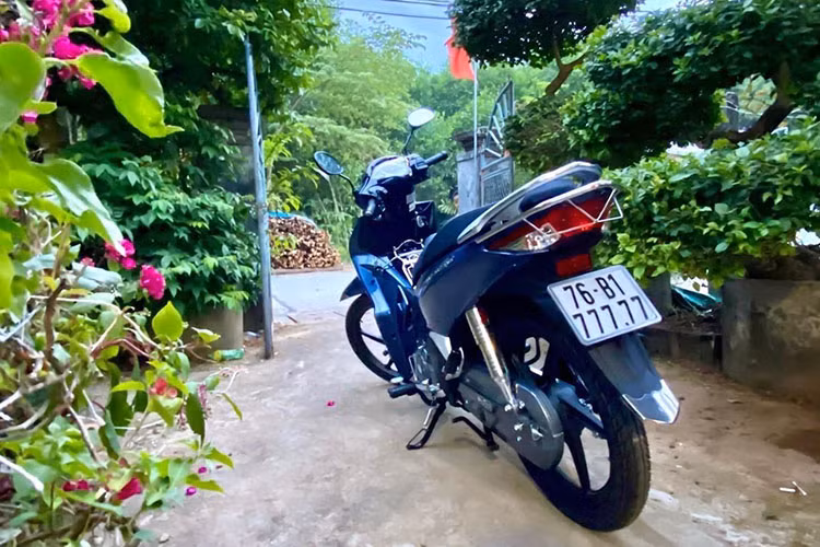 Sau đó, rất nhiều người đã đến nhà chị Thủy và ngỏ ý mua lại chiếc xe Honda Future giá 200 triệu đồng tuy nhiên chủ nhân chiếc xe lại muốn bán nó với giá cao hơn, lên tới 500 triệu đồng.