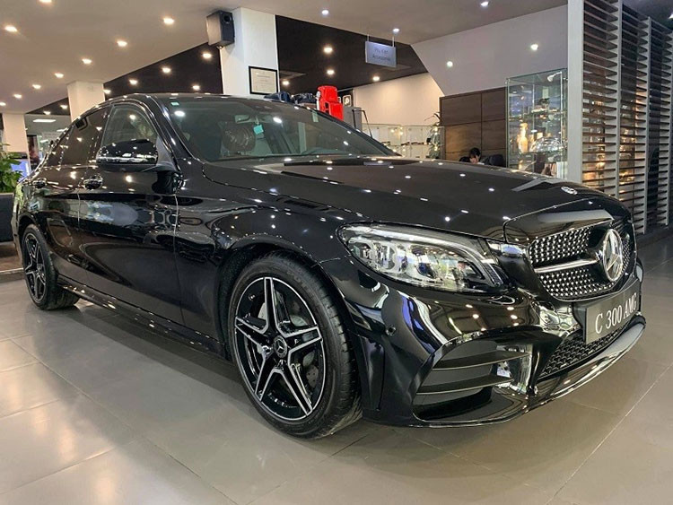 Mercedes-Benz Viet Nam tang gia loat xe sang, cao nhat 125 trieu dong