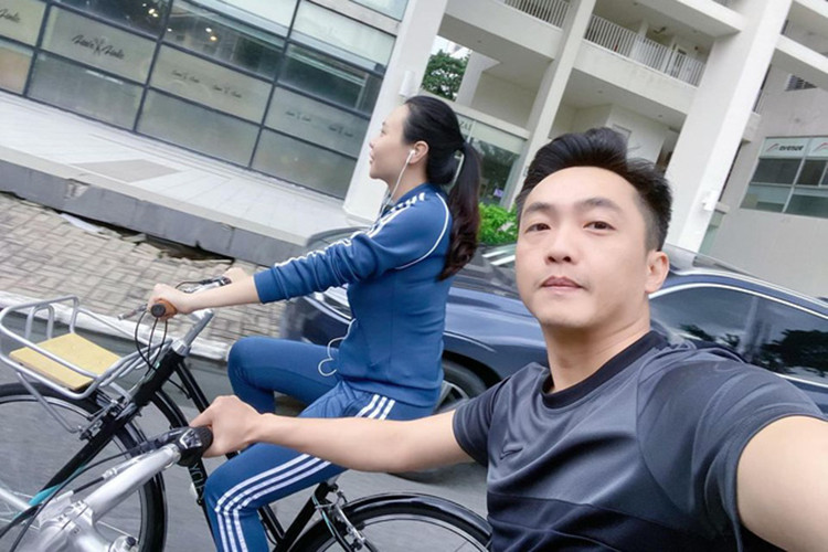 Các chi tiết đắt giá khác trên xe gồm giảm xóc Rockshok (20 triệu), cốt yên chỉnh điện Rockshox Reverb AXS Dropper Post (20 triệu), bộ truyền động XX SL Eagle AXS Transmission (70 triệu đồng). Với nhiều người số tiền hơn nửa tỷ đồng mua chiếc xe đạp này có thể tậu một chiếc ôtô như Toyota Vios, Hyundai Accent, Kia Sonet, hay Mazda2...