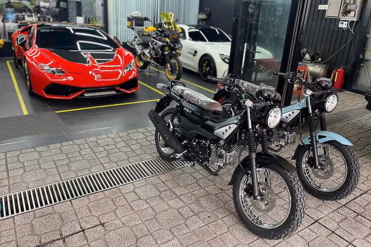 Yamaha PG-1 là mẫu xe máy số địa hình đầy cá tính và đậm chất chơi vừa ra mắt Việt Nam hồi đầu tháng 12/2023. Xe vừa có thể sử dụng để đi lại hàng ngày trong thành phố, vừa có thể dùng để chính phục các cung đường khó trong những chuyến phượt dài ngày. Mức giá xe Yamaha PG-1 tại Việt Nam bán ra chính hãng chỉ 30,5 triệu đồng.