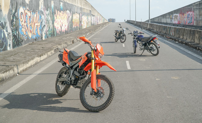 М1nsk X250 là mẫu xe còn khá xa lạ với người dùng Việt. Sau khi trở lại thị trường bằng 2 mẫu xe TRX 300i (thuộc dòng enduro-touring) và R250 (sportbike), М1nsk sẽ tiếp tục theo đuổi mục tiêu đa dạng hóa các dòng sản phẩm của mình.