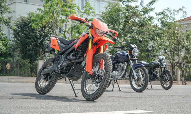 Huyền thoại "Minsk chở lợn" chính thức tái xuất thị trường Việt Nam với 2 mẫu xe mới gồm D4 125 và X250. Trong đó mẫu xe địa hình M1nsk X250 được phân phối bởi Auto K với giá 99 triệu đồng.