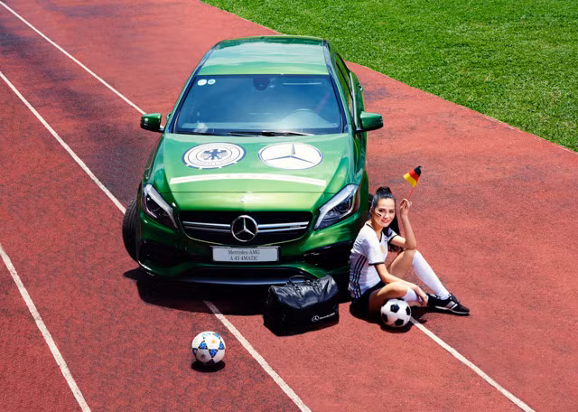 Cụm đèn trước của xe được thiết kế mới với công nghệ LED toàn phần không chỉ có tính thẩm mỹ cao mà còn tiết kiệm năng lượng và có độ bền tốt hơn. Ở phía sau, cụm đèn hậu mới sắc sảo, hiện đại hơn.