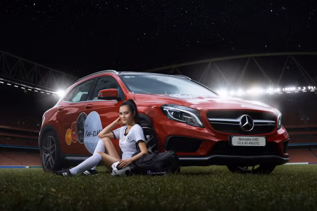 Cả hai “nhân vật” đặc biệt này đã cùng tạo nên một bộ ảnh đậm chất thể thao nhưng không kém phần duyên dáng.