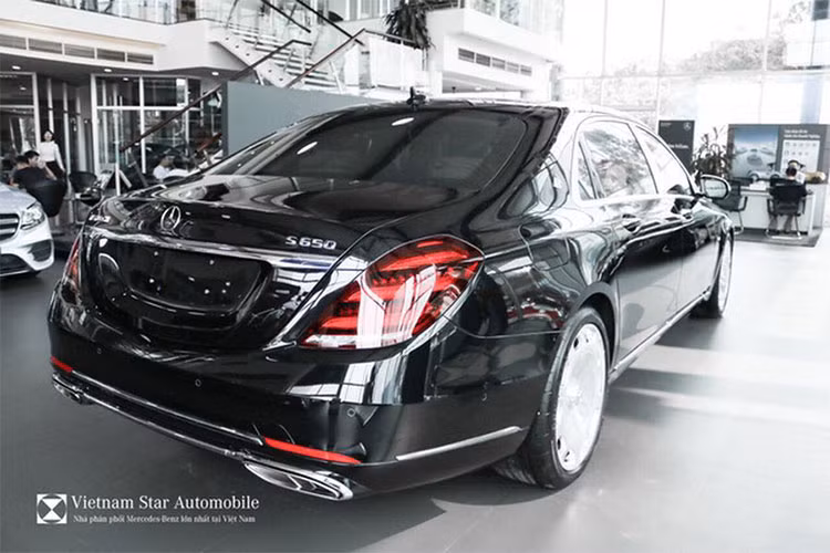 Hiện tại, gía xe Mercedes-Maybach S650 2018 đang được niêm yết là 14 tỷ 499 triệu đồng. Tại thị trường Ấn Độ, Mercedes-Maybach S650 2018 cũng đã được ra mắt hồi tháng 2 năm nay với giá khoảng 9,6 tỷ đồng.